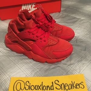 Nike Huarache Triple Red